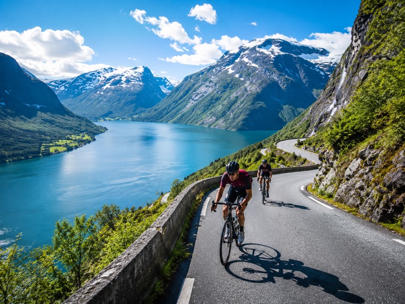 Sykkeltur langs fjorden